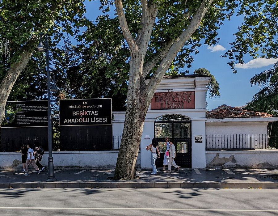 Beşiktaş Anadolu Lisesi