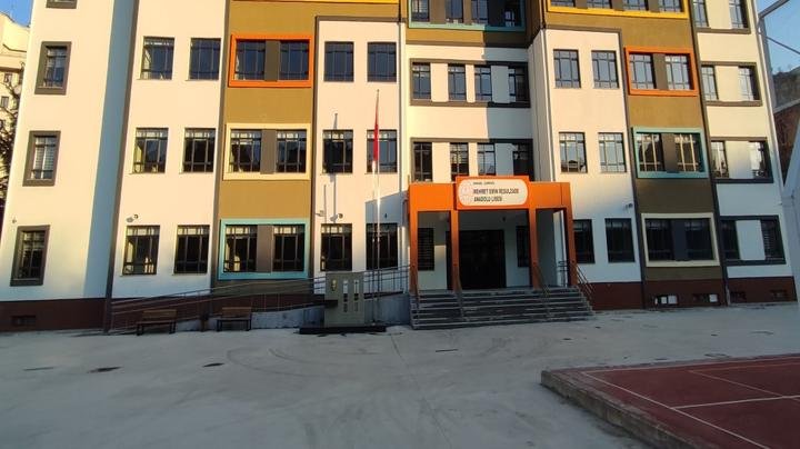 Mehmet Emin Resulzade Anadolu Lisesi