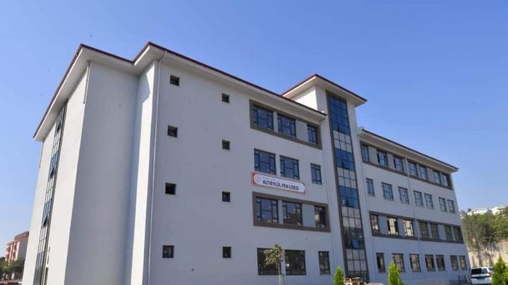Altıeylül Fen Lisesi